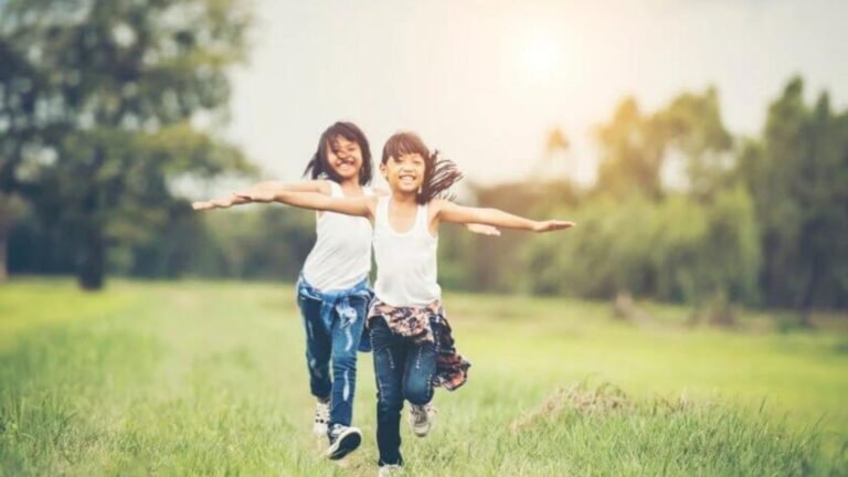 Benefits of Outdoor Experiences for Reducing Screen Time