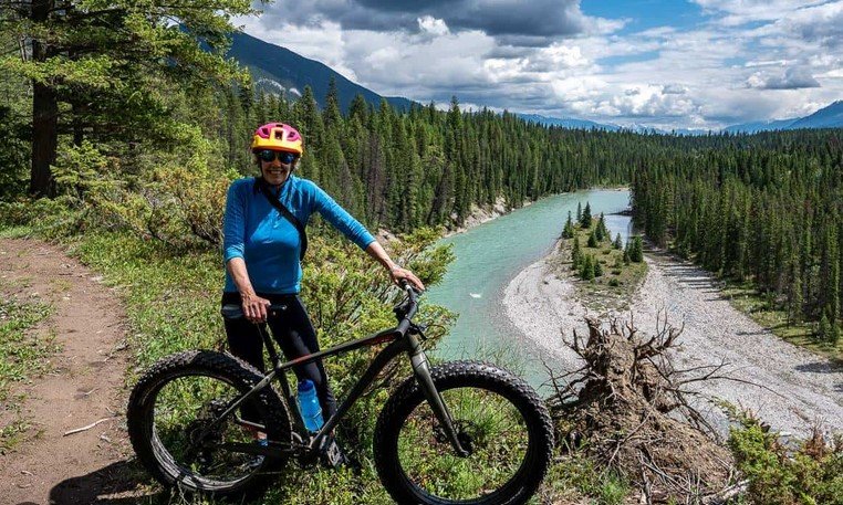 mountain biker 